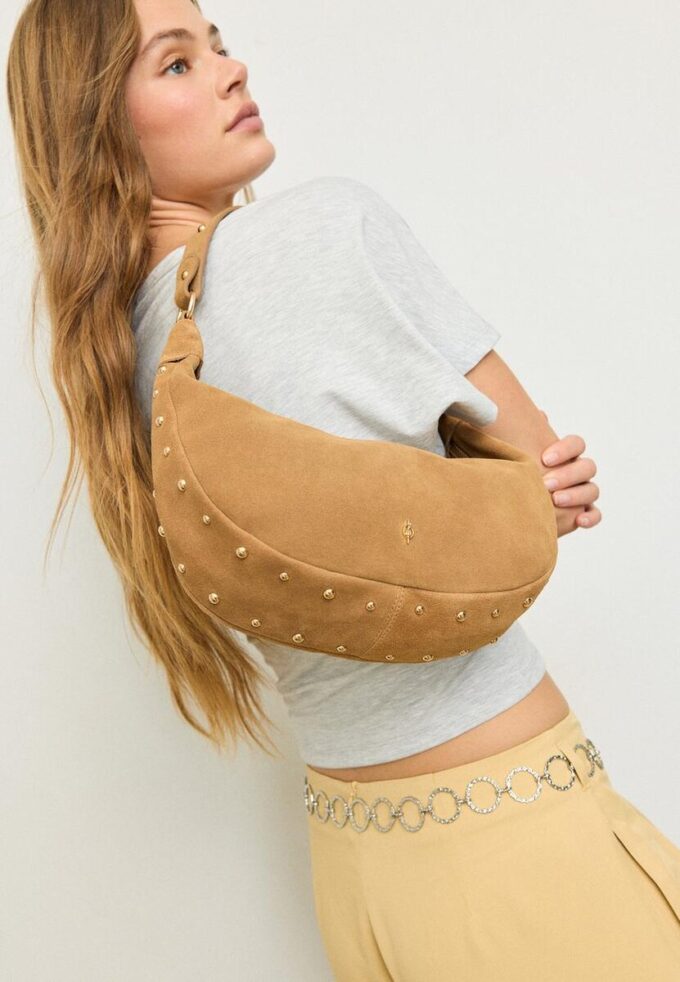 100 % skinn skulderveske med nitter