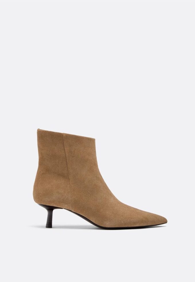 Ankelstøvler i skinn med lav hæl