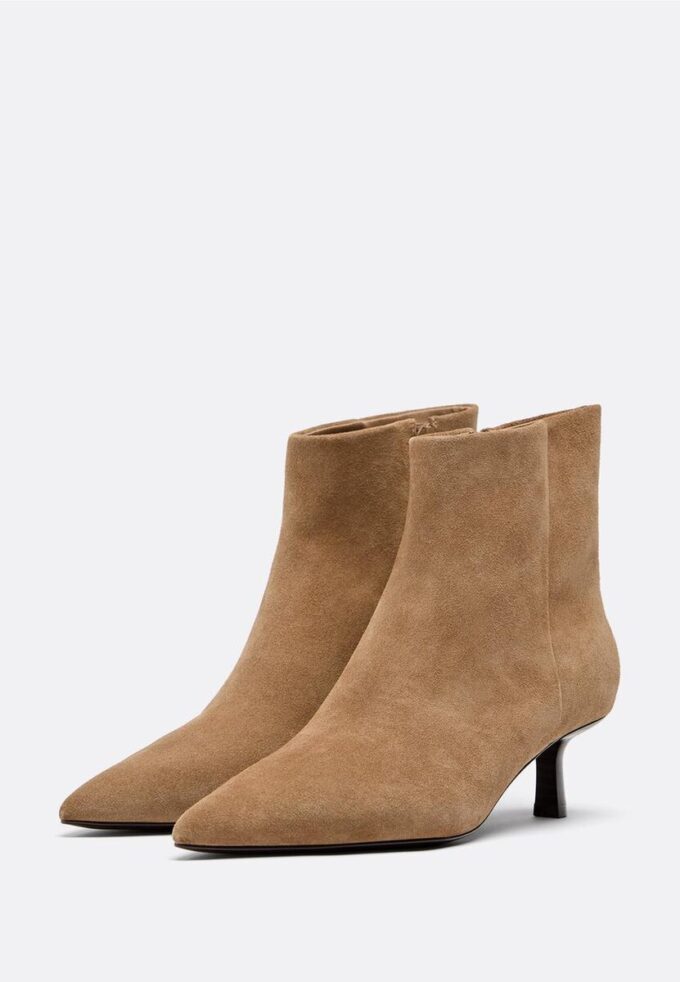 Ankelstøvler i skinn med lav hæl