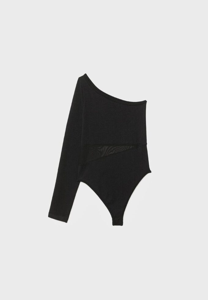 Asymmetrisk body med gjennomsiktige detaljer