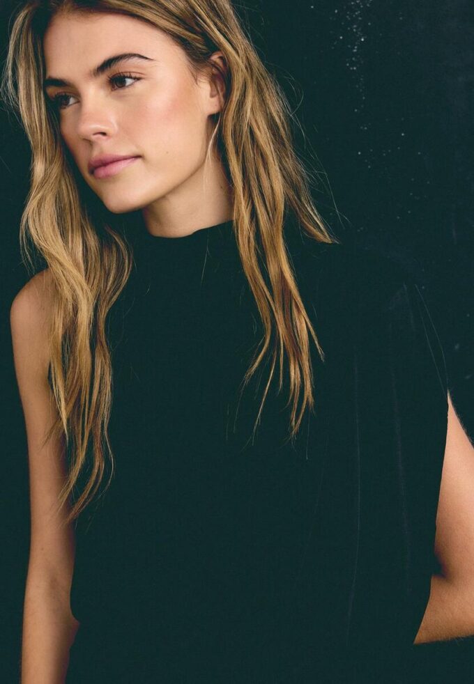 Asymmetrisk drapert kort kjole