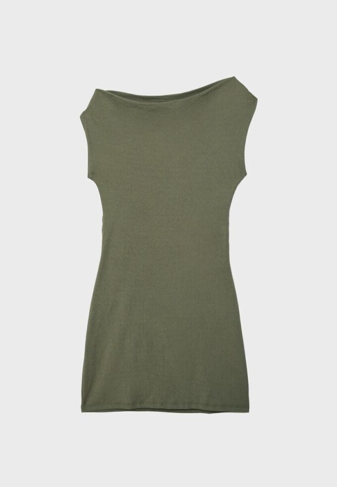 Asymmetrisk minikjole med nitter