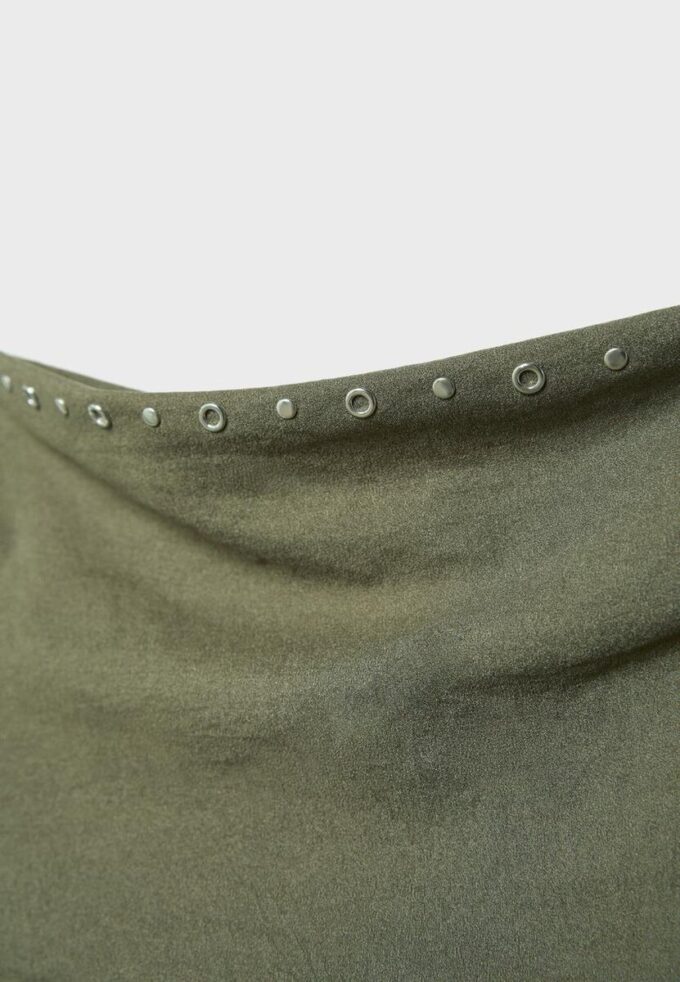 Asymmetrisk minikjole med nitter