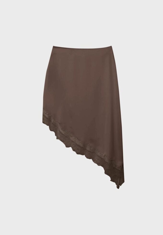 Asymmetrisk skjørt i sateng