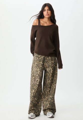 Asymmetrisk strikket genser