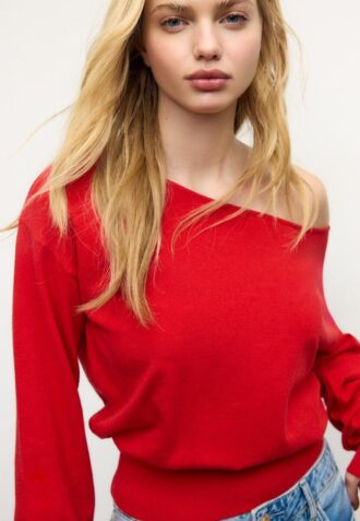 Asymmetrisk strikket genser