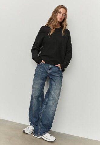 Asymmetrisk strikket genser