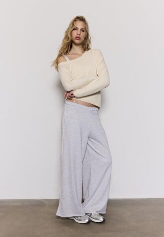 Asymmetrisk strikket genser