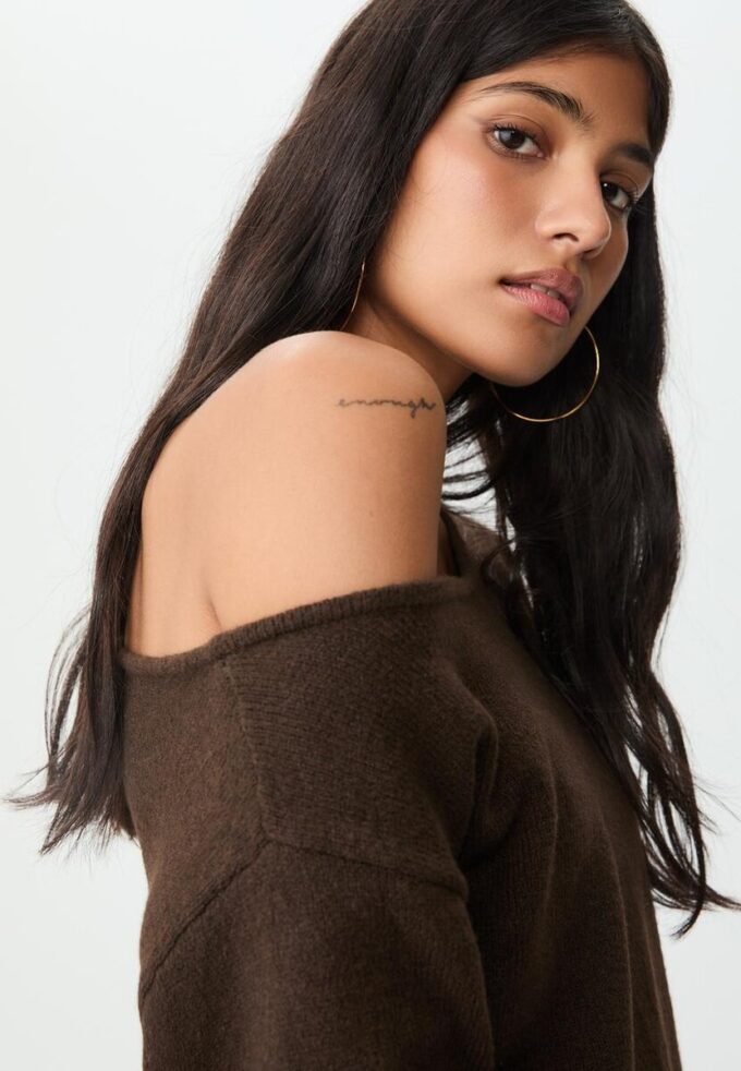 Asymmetrisk strikket genser