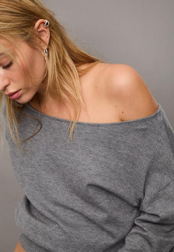 Asymmetrisk strikket genser