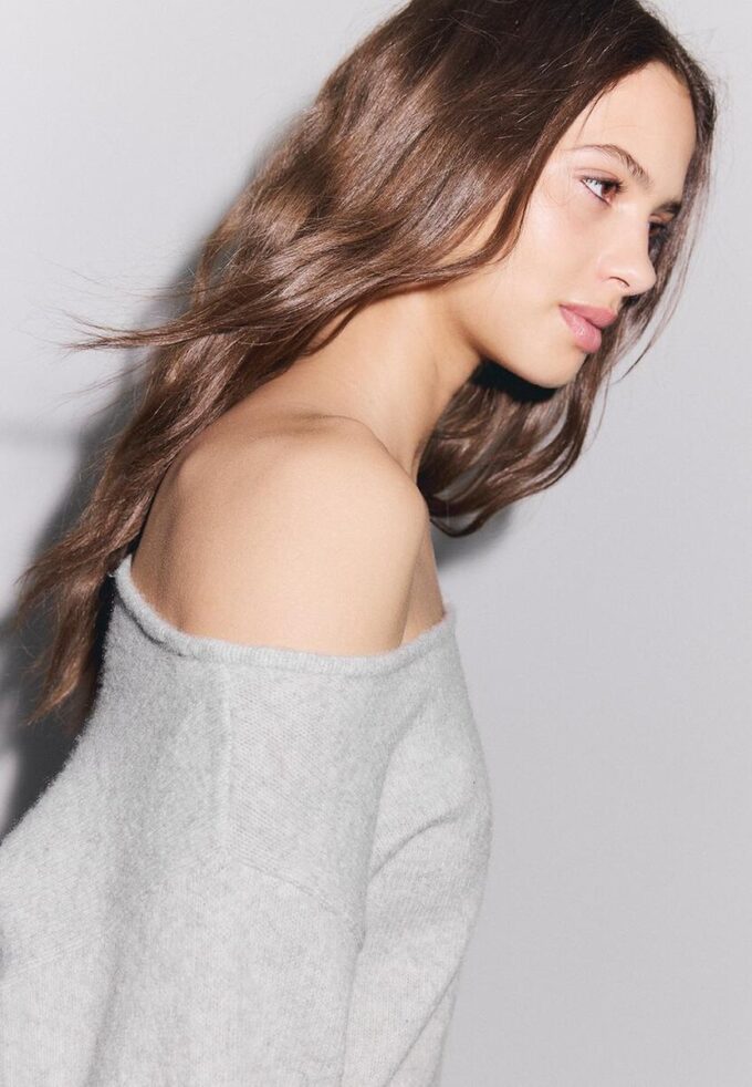 Asymmetrisk strikket genser