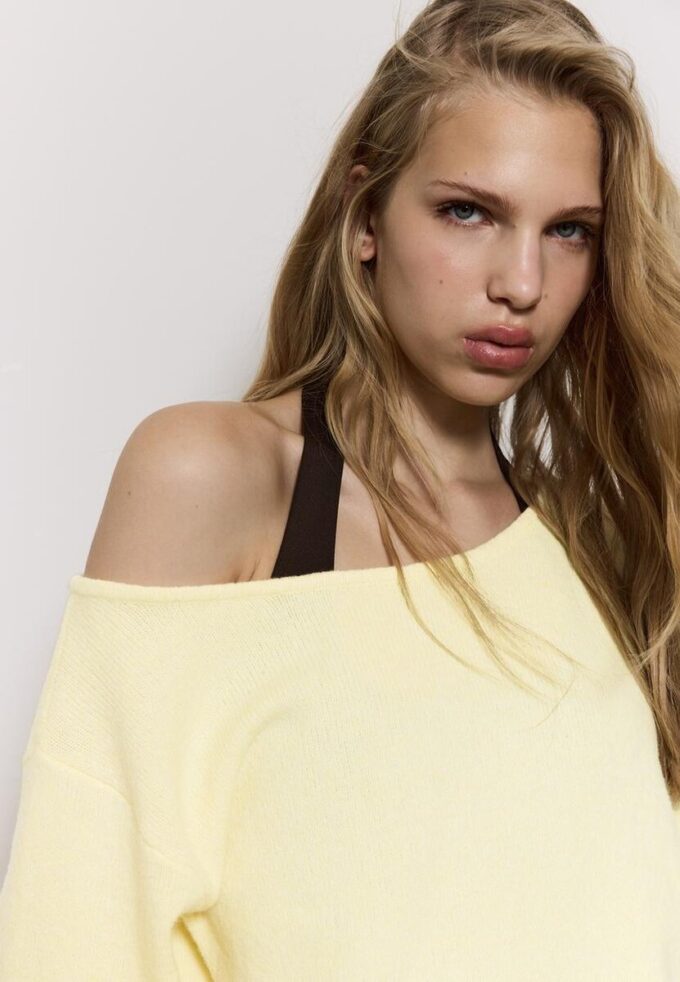 Asymmetrisk strikket genser