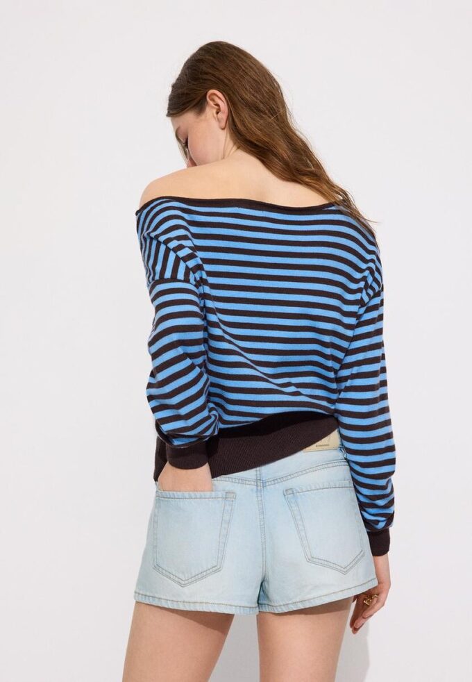 Asymmetrisk strikket genser