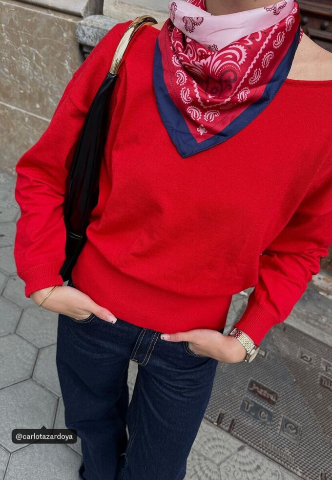 Asymmetrisk strikket genser