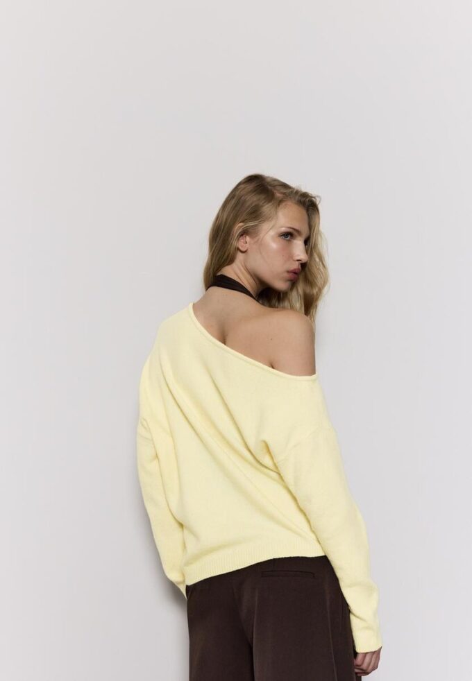 Asymmetrisk strikket genser