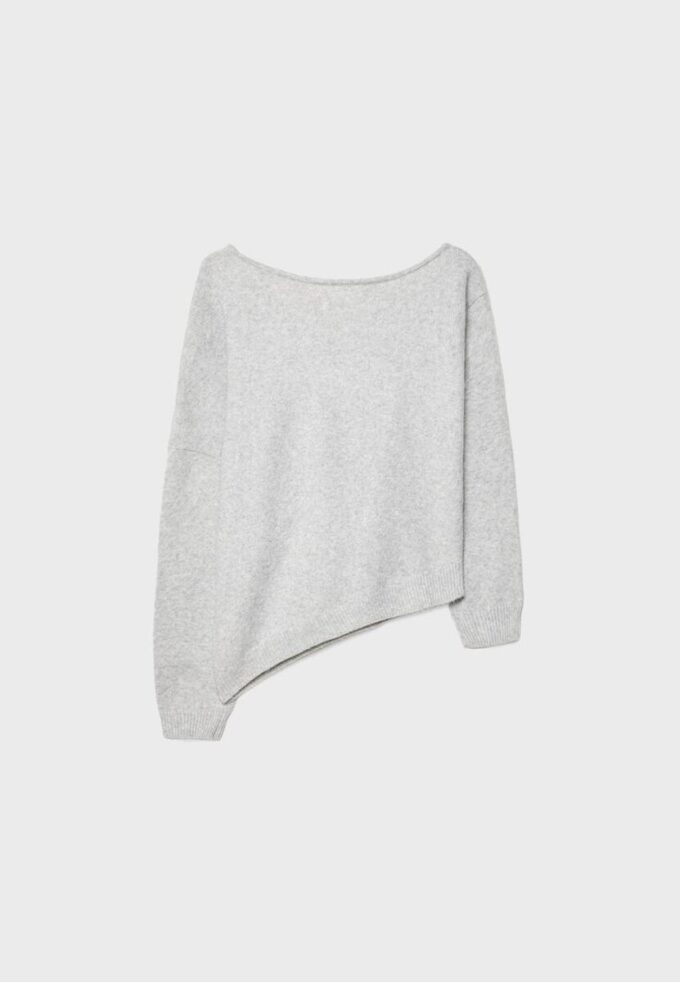 Asymmetrisk strikket genser