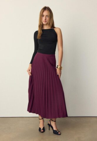 Asymmetrisk T-skjorte med metallspenne