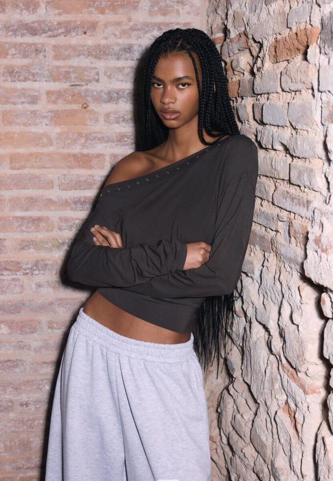 Asymmetrisk T-skjorte med nitter