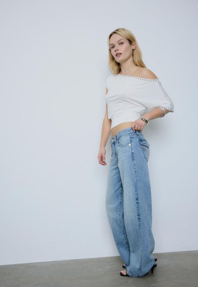 Asymmetrisk T-skjorte med nitter