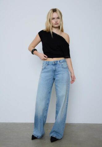 Asymmetrisk T-skjorte med nitter