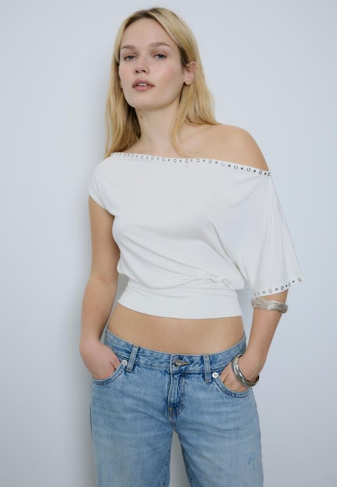 Asymmetrisk T-skjorte med nitter