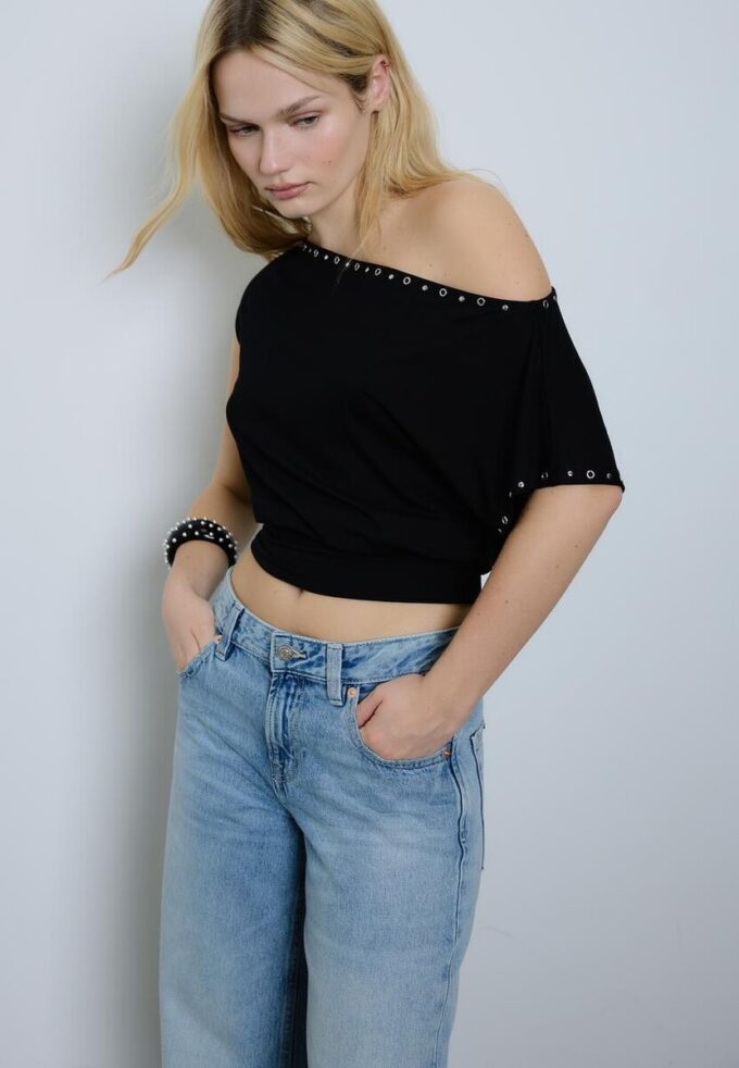 Asymmetrisk T-skjorte med nitter