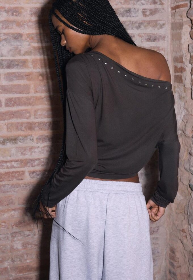 Asymmetrisk T-skjorte med nitter