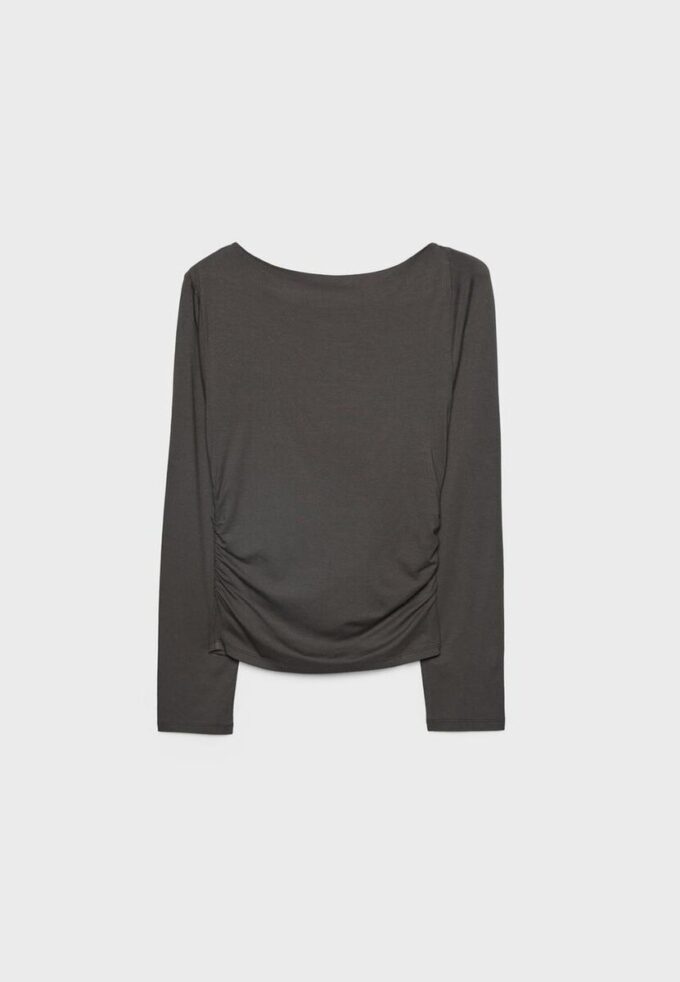 Asymmetrisk T-skjorte med øyehull