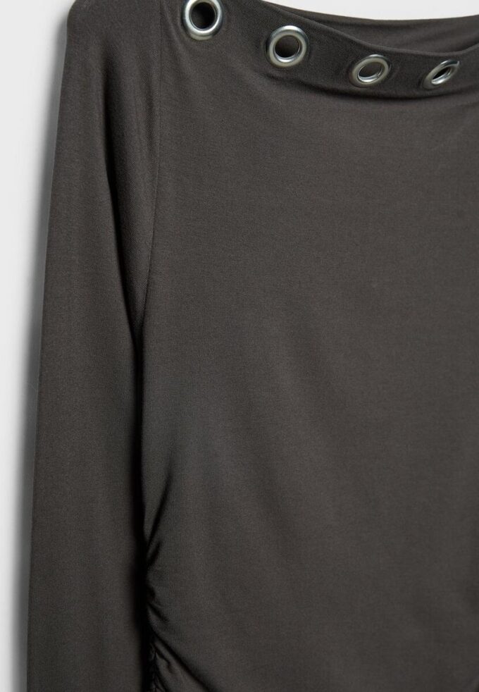 Asymmetrisk T-skjorte med øyehull