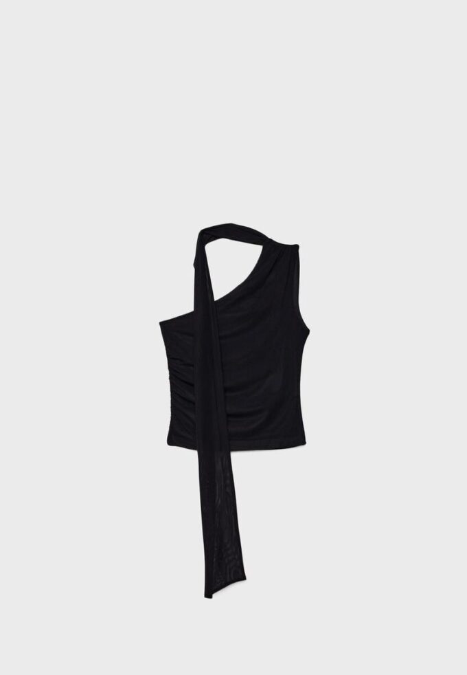 Asymmetrisk tylltopper med skjerf