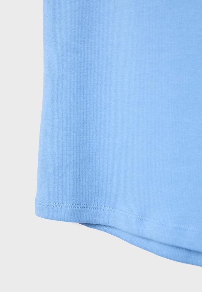 B04 Basisplagg tettsittende topp uten ermer