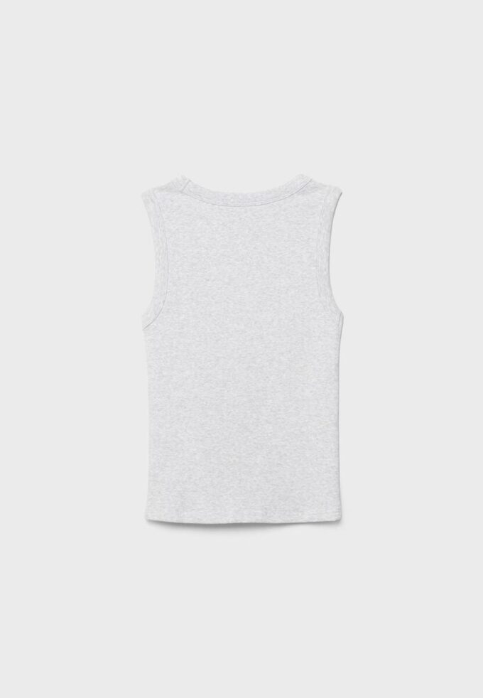 B04 Basisplagg tettsittende topp uten ermer