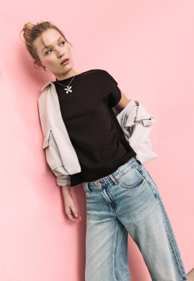 B06 Basisplagg T-skjorte med nedlagte skuldre