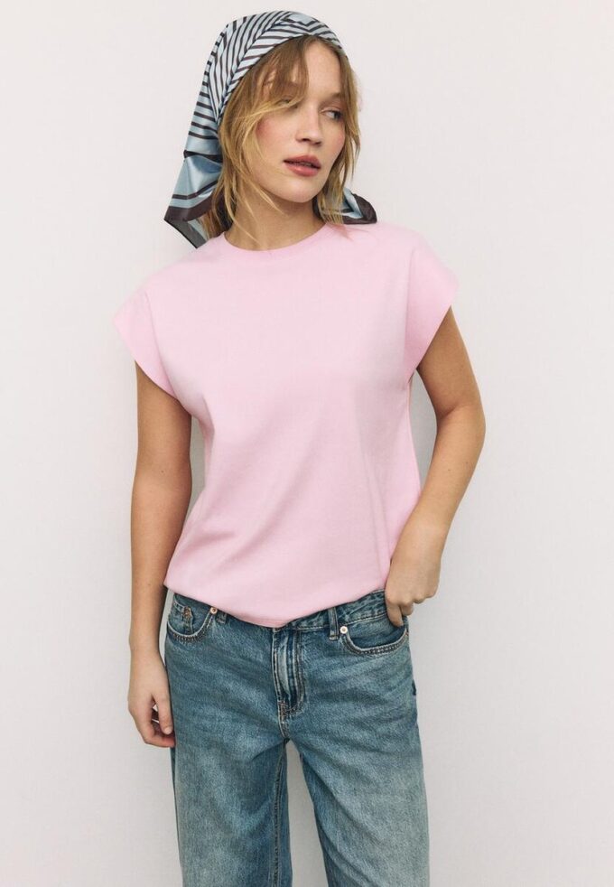 B06 Basisplagg T-skjorte med nedlagte skuldre