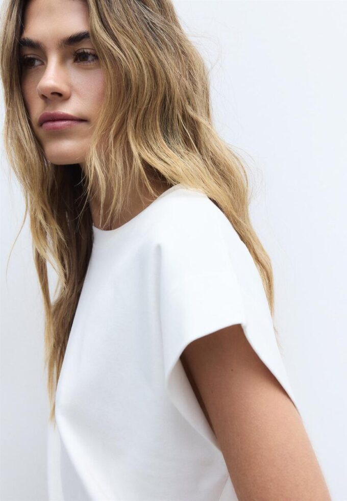 B06 Basisplagg T-skjorte med nedlagte skuldre