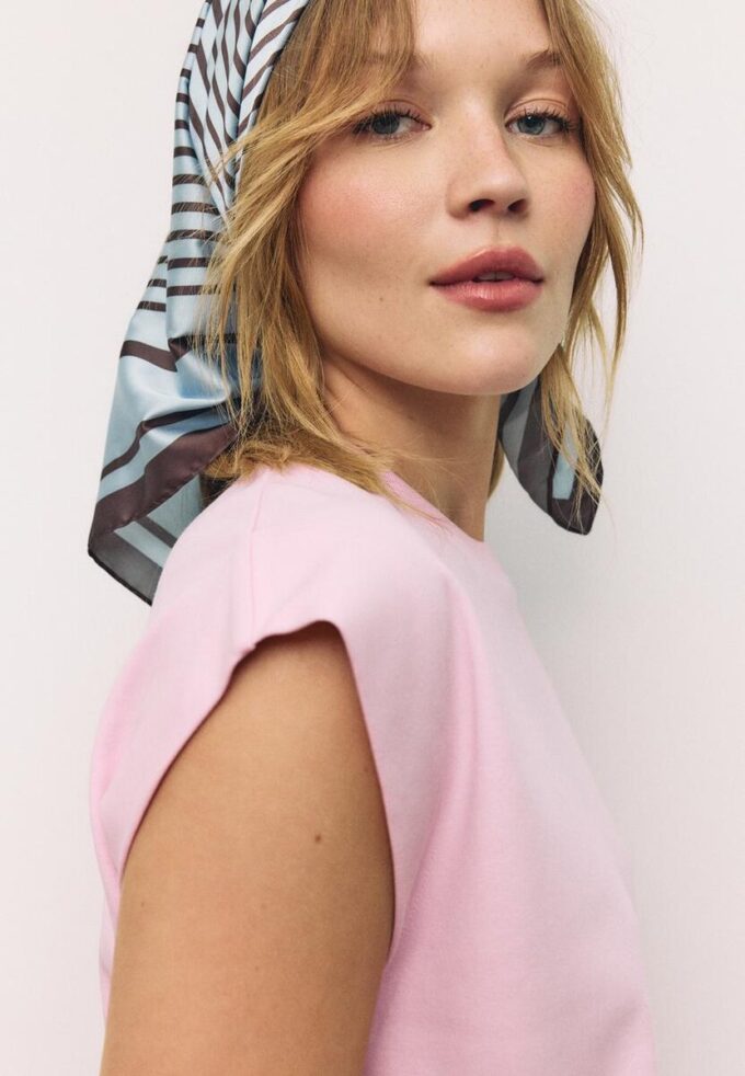 B06 Basisplagg T-skjorte med nedlagte skuldre