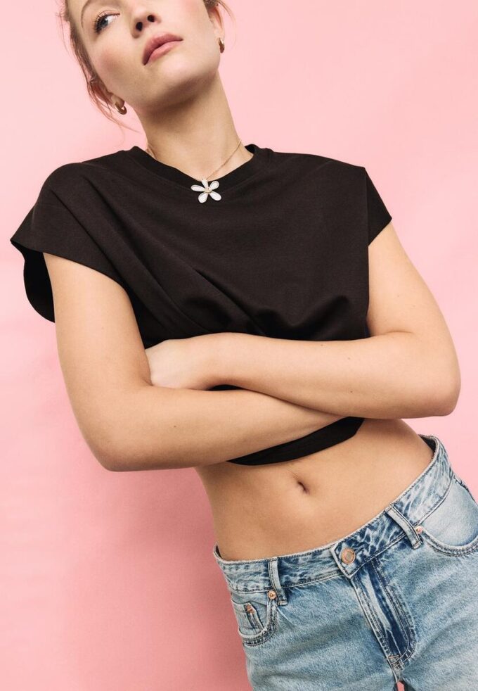 B06 Basisplagg T-skjorte med nedlagte skuldre