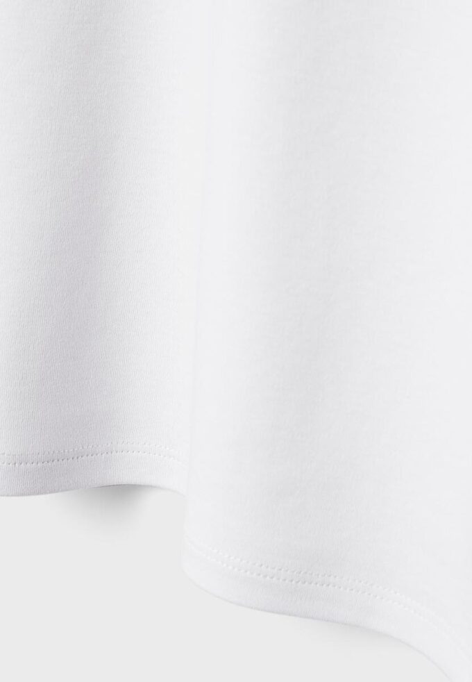 B06 Basisplagg T-skjorte med nedlagte skuldre