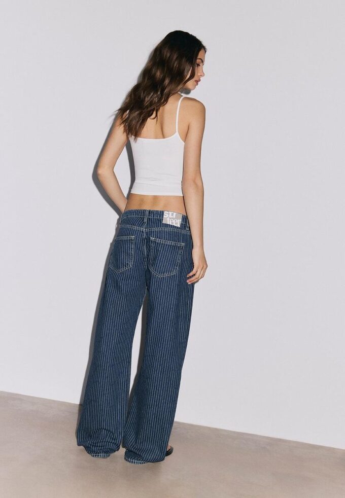 Baggy-jeans med striper og middels høy midje
