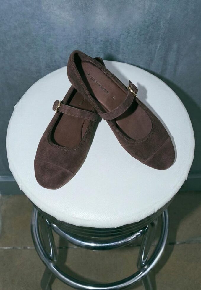 Ballerinasko i skinn med tåkappe