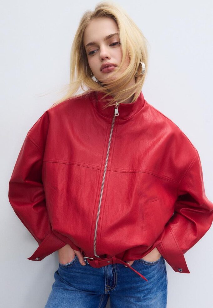 Ballongjakke i skinnimitasjon med belte