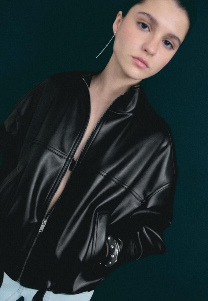 Ballongjakke i skinnimitasjon med belte