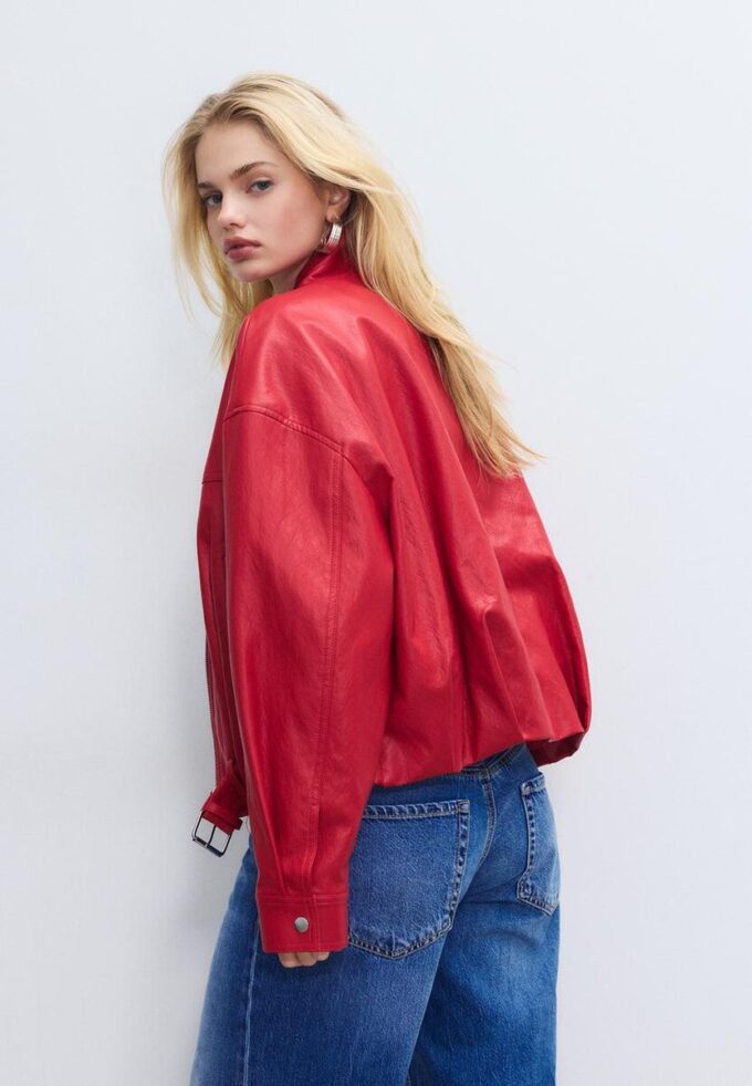 Ballongjakke i skinnimitasjon med belte