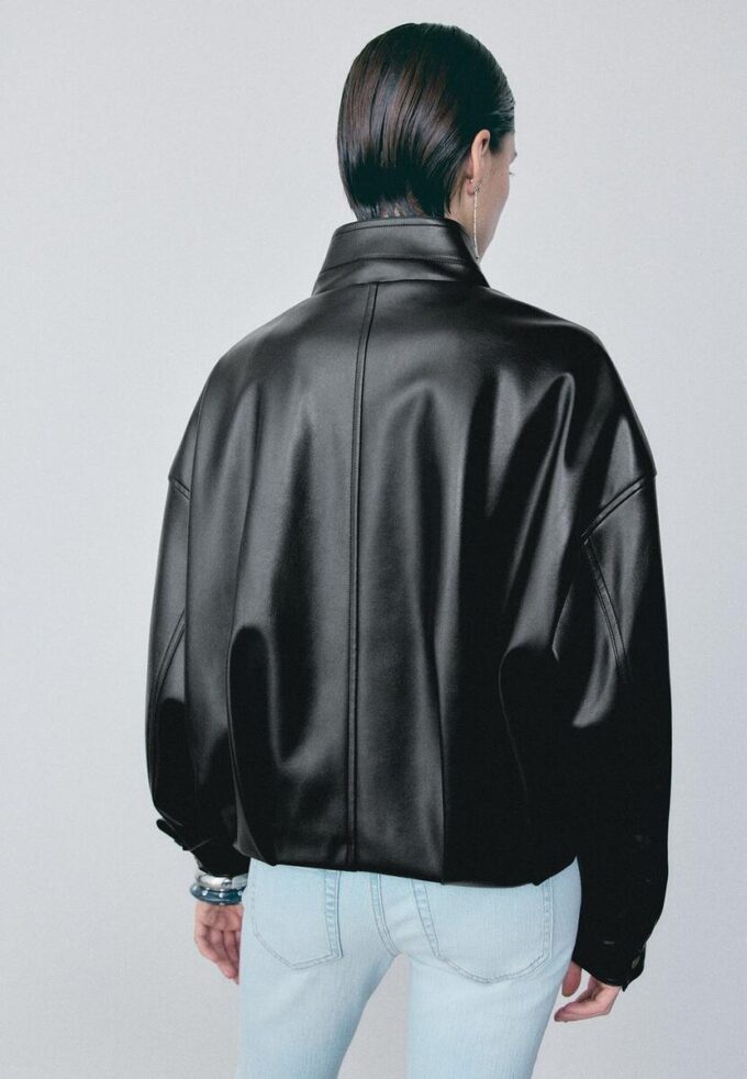 Ballongjakke i skinnimitasjon med belte