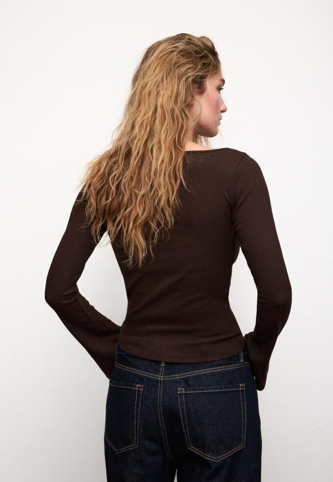 Basic T-skjorte med klokkeerm