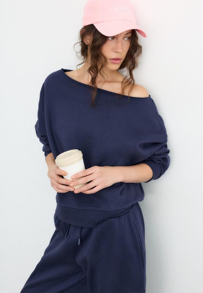 Basisplagg med enkel off-the-shoulder-design