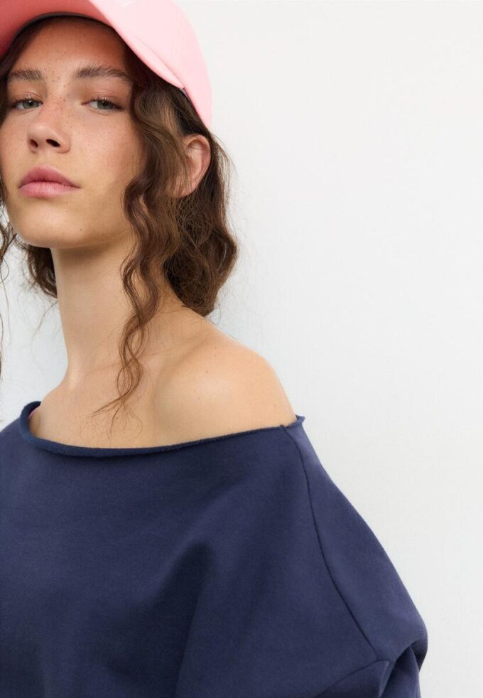 Basisplagg med enkel off-the-shoulder-design