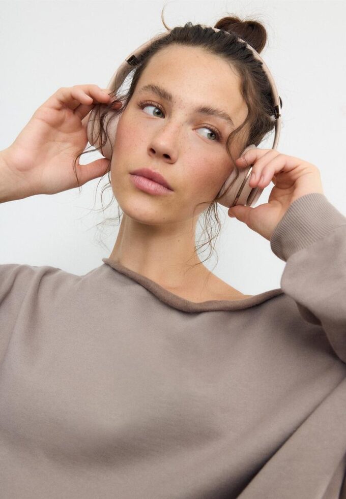 Basisplagg med enkel off-the-shoulder-design