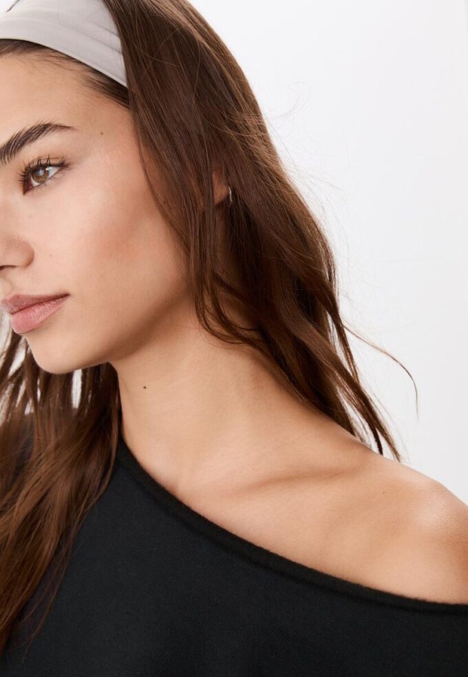 Basisplagg med enkel off-the-shoulder-design