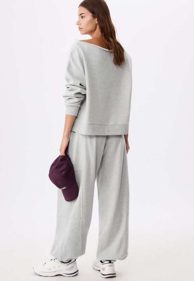 Basisplagg med enkel off-the-shoulder-design